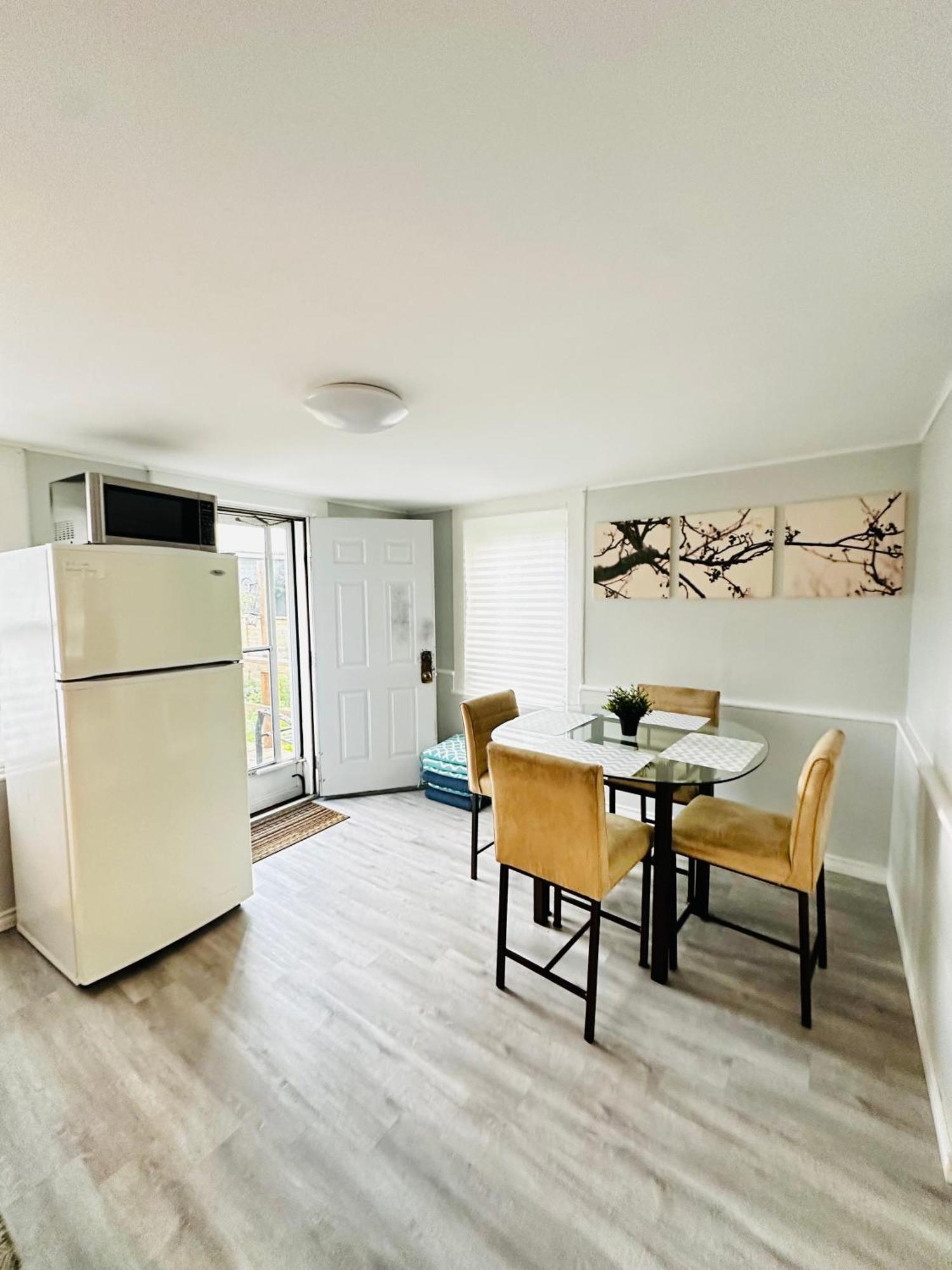 Cozy 2Br House Near Centre With Patio, Bbq, Backyard, And Netflix Apartment Peterborough Exterior photo